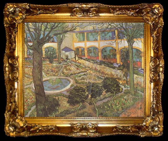 framed  Vincent Van Gogh The Courtyard of the Hosptial at Arles (nn04), ta009-2